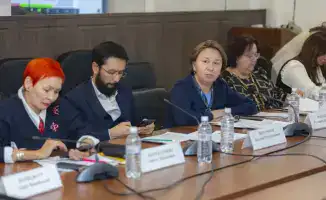 В Казахстане обсудили биржевую торговлю и маркировку лекарств