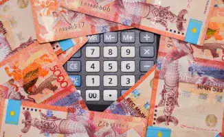 С 1 января 2026 года в Казахстане вступят в силу новые правила, согласно которым бизнес сможет снимать наличные только с указанием цели. Это решение Нацбанка направлено на усиление контроля за финансовыми операциями предпринимателей.