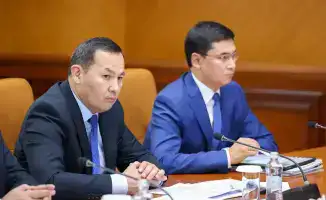 Обсуждение итогов работы судебных исполнителей и озеленения города на аппаратном совещании в Шымкенте