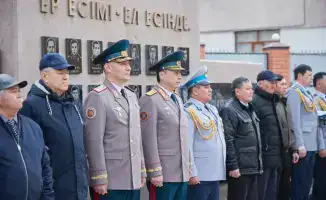 День Республики: Праздничный салют в честь служителей закона от Главнокомандующего Нацгвардией