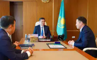 Встреча акима ВКО с призёром айтыса Сериком Куанганом