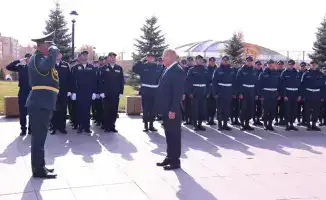 Церемония поднятия флага в Жетісу