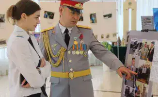 В Павлодаре в Доме дружбы открылась фотовыставка "Герои мирных дней", организованная в рамках информационно-просветительской акции "Закон и создай". Выставка посвящена людям, которые вносят вклад в мирное сосуществование и развитие общества.