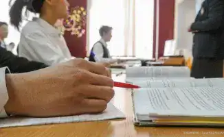 Экс-министр образования Казахстана призывает к прекращению практики давления на учителей по публикации научных работ