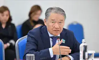 Депутат Мажилиса Кудайберген Бексултанов раскритиковал современные казахстанские сериалы за чрезмерное использование ненормативной лексики и потребовал принять меры для улучшения качества контента.