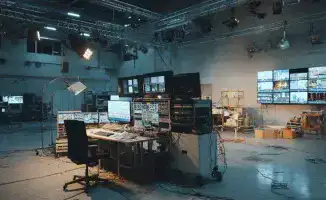 Казахстан временно отключит телевидение и радио: предупреждение для граждан