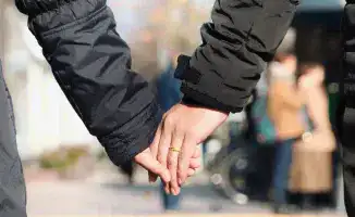 Любовь в тени: Казахстанцы призваны скрывать свои чувства от посторонних глаз