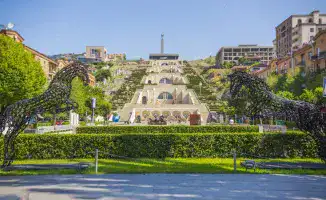 Сенат Парламента Казахстана ратифицировал соглашения, позволяющие гражданам страны путешествовать в Армению по удостоверению личности. Это упрощение визового режима также включает сотрудничество в области миграции между двумя государствами.