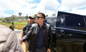 Кортеж президента Эквадора: пули мимо, но тревога в воздухе