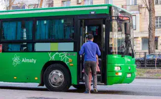 Переполненные автобусы в Алматы: рост недовольства горожан и необходимость срочных мер от властей