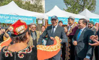 Футбольные голы и карьерные взлеты: чиновники Казахстана празднуют на поле успехов