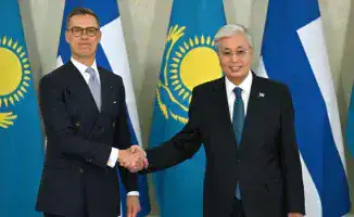 Президент Финляндии Александр Стубб получил майку велокоманды 'Астана', что может укрепить спортивные связи между Казахстаном и Финляндией