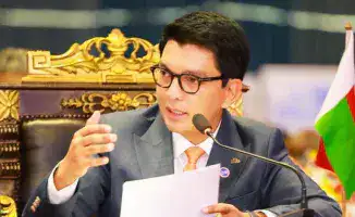 Мадагаскар на грани политического кризиса: бегство президента после протестов молодежи угрожает стабильности страны