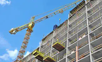 Аким Алматы Дархан Сатыбалды объявил о недопустимости работы подрядчиков, срывающих сроки и плохо выполняющих свои обязательства, в связи с проблемами с разрытыми дорогами и долгим строительством в городе.