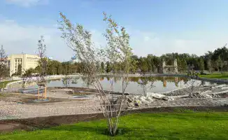 В Алматы завершается создание сквера на месте снесенной резиденции Президента: акимат объявил сроки открытия для горожан