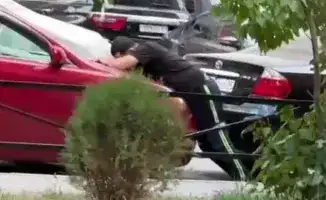 В Алматы мужчина в форме полиции ведет себя странно: видео с его поведением стало вирусным в социальных сетях