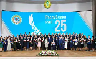 В Алматы вручили государственные награды ко Дню Республики: Президент Казахстана Касым-Жомарт Токаев отмечает достижения страны на международной арене