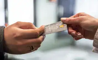 Новые правила пополнения карт в Казахстане: лимит 500 тенге