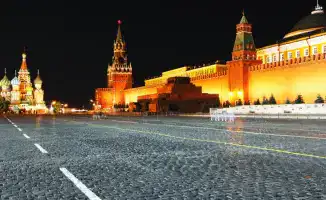 В Кремле заявили о готовности 'жестко ответить' на удары украинской армии вглубь России, сообщает пресс-секретарь. Вооружённые силы России также подтвердили намерение принять меры в ответ на подобные действия. Заявление сделано 26 октября.