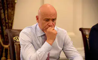 Зеленский лишил гражданства мэра Одессы: последствия для местного самоуправления и общественного доверия