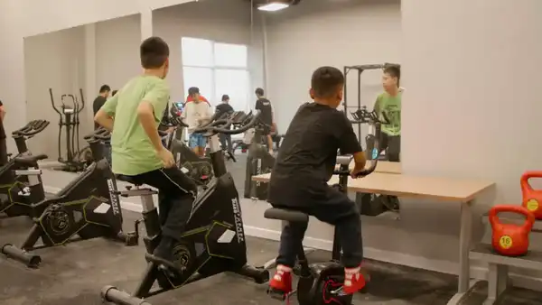 Новый физкультурно-оздоровительный комплекс открыли в столичном районе Алматы (9)