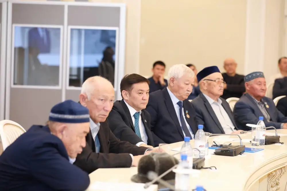 В Мангистау прошла республиканская конференция, посвященная 150-летию Тобанияза Алниязулы (9)