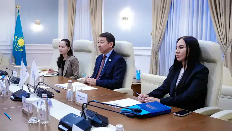 В Конституционном Суде прошла встреча с новым Главой Офиса ОБСЕ в Астане (3)