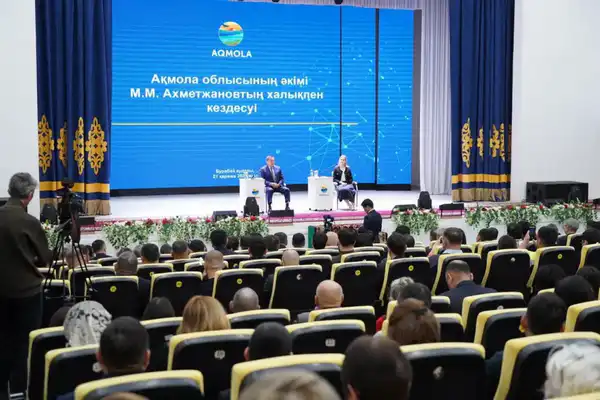 Встречу с населением Бурабайского района провел аким области Марат Ахметжанов (8)