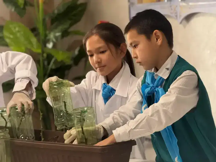 «ТАЗА ҚАЗАҚСТАН»: ЖИТЕЛИ ШЫМКЕНТА ВНОСЯТ ВКЛАД В УЛУЧШЕНИЕ ЭКОЛОГИЧЕСКОГО ОБЛИКА ГОРОДА (6)