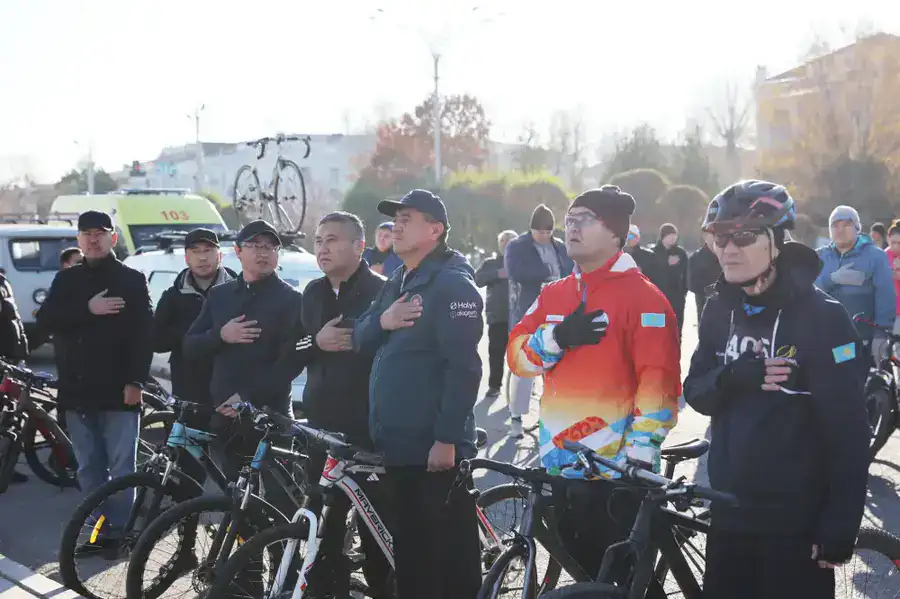 «Закон и порядок»: в Таразе прошёл массовый велопробег (2)