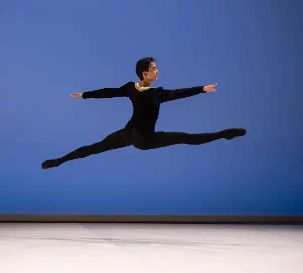 Студент Казахской национальной академии хореографии завоевал третью премию на международном конкурсе в Будапеште (2)