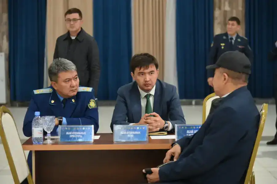 В Шымкенте прошла республиканская акция «Народный юрист» (4)