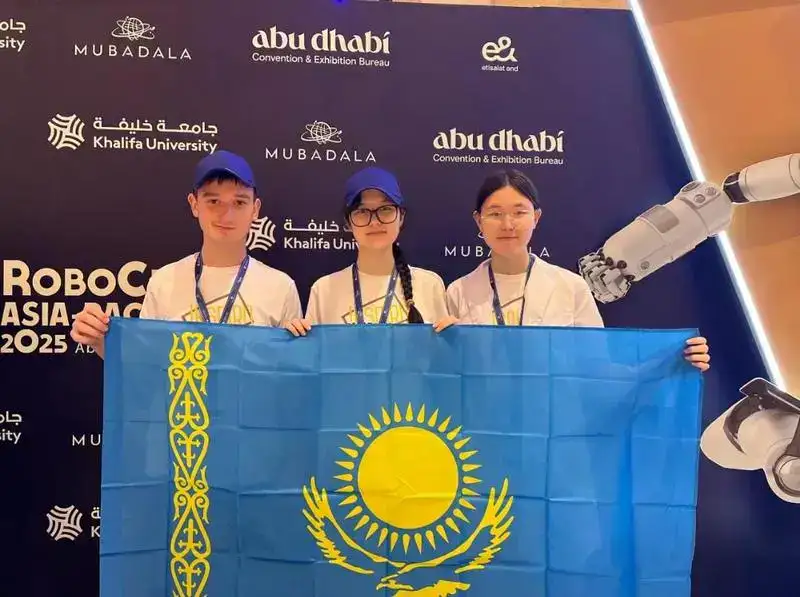 Карагандинские школьники победили на международных соревнованиях по робототехнике в Абу-Даби (4)