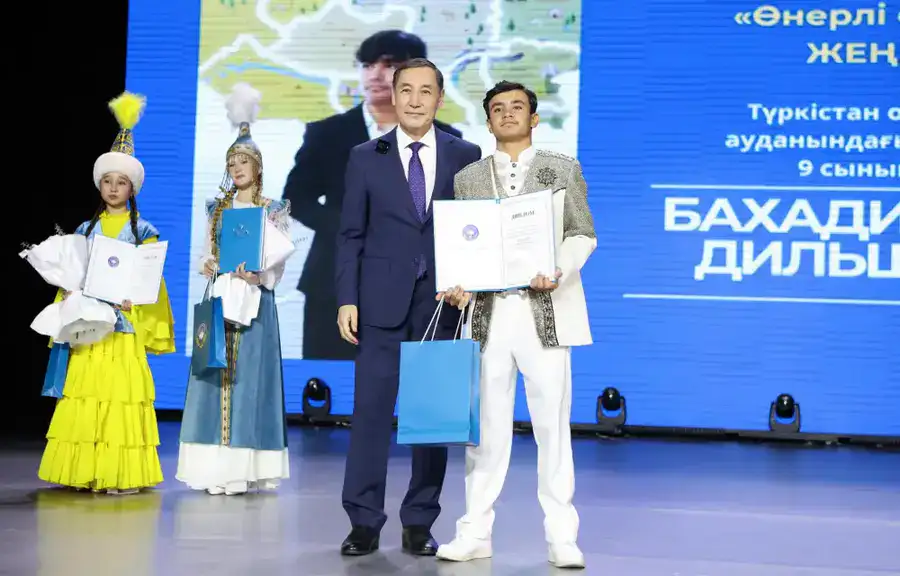 ТУРКЕСТАНЕЦ БЕКЗАТ ВЫСТУПИЛ В РЕСПУБЛИКАНСКОМ ПРОЕКТЕ "МЫҢ БАЛА" (2)