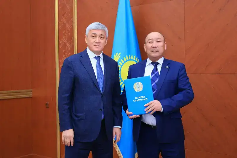 В Карагандинской области финансистов поздравили с профессиональным праздником (10)