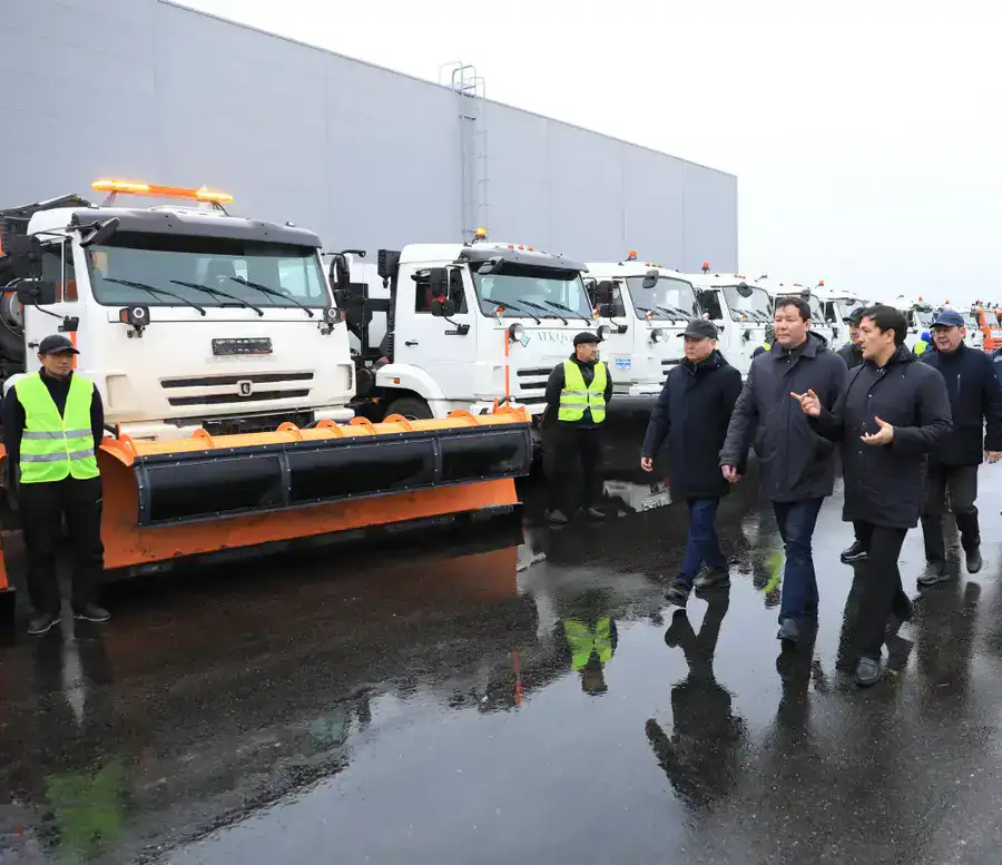 В Актобе 357 единиц спецтехники подготовлены для уборки снега (3)