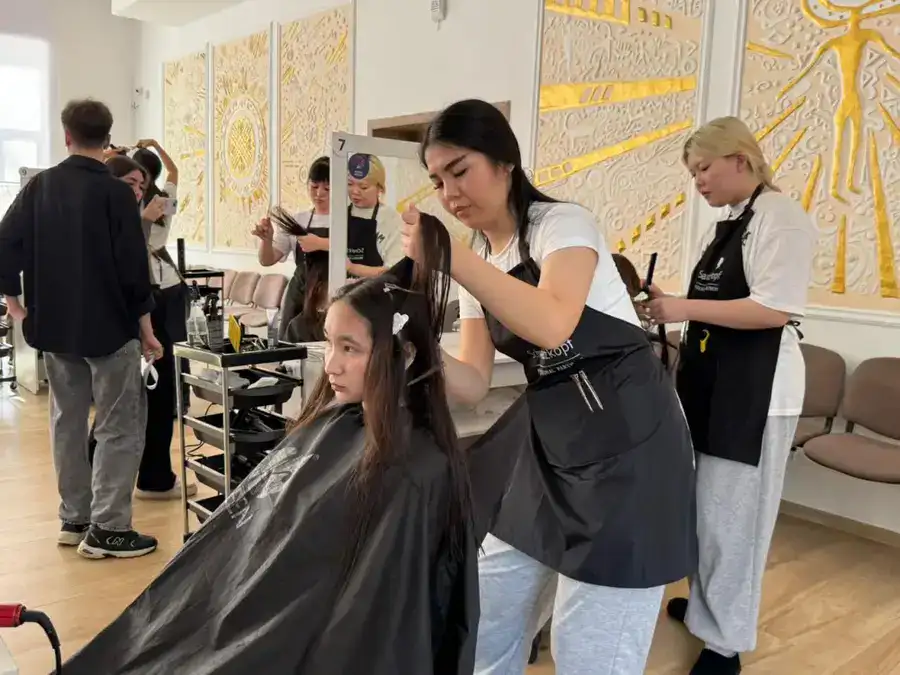 Год рабочих профессий: лучшего парикмахера определяли в Астане (3)