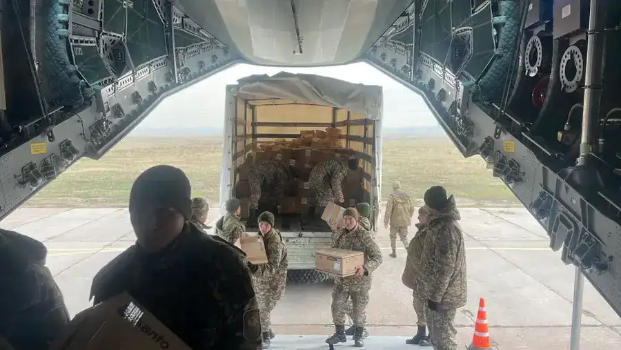 Казахстан направил гуманитарный груз в Афганистан (3)