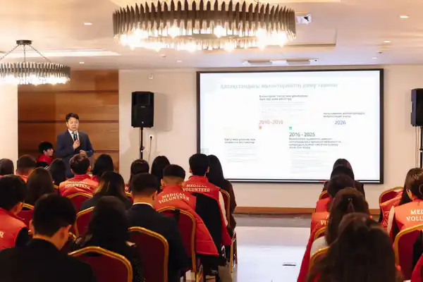 В Астане прошел республиканский молодежный форум «QazMed Volunteers – медицинское волонтерство на благо страны» (4)