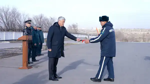 В Караганде гвардейцам вручили ключи от новых служебных автомобилей (3)