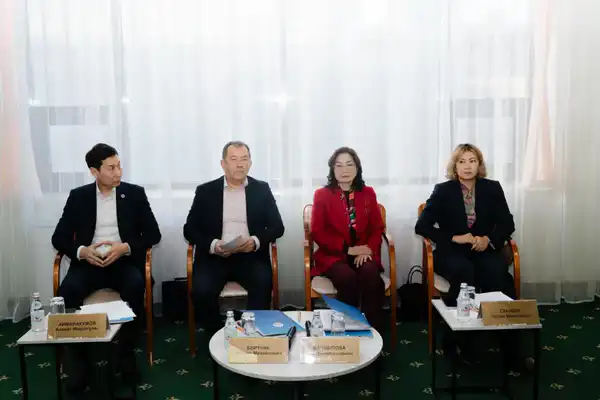 Члены ЦИК РК обсудили с молодежью из Клуба молодых избирателей при ТИК Астаны инициативы и проекты (3)