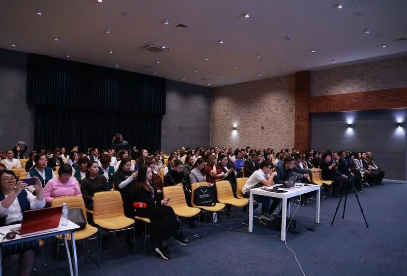 Вице-министр науки и высшего образования провёл встречу с жителями Алматинской области (2)