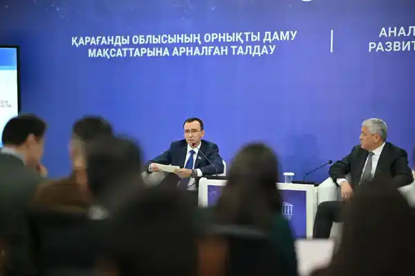 Спикер Сената встретился с работниками предприятий Карагандинской области и выступил с лекцией перед молодёжью (4)