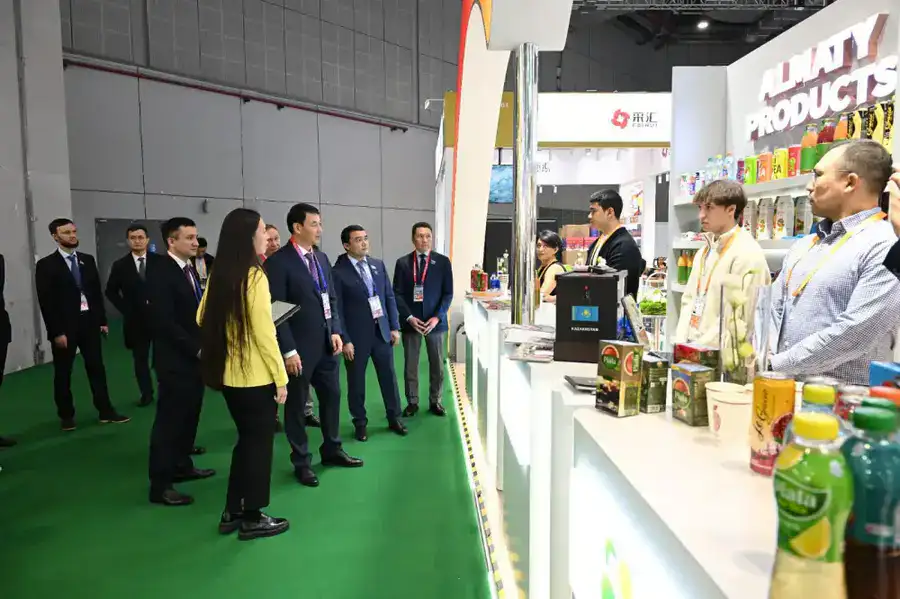 Аким Алматы посетил Международную импортную выставку в Шанхае (5)