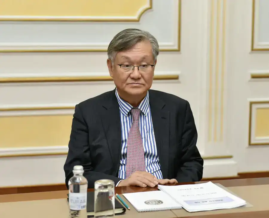 Глава МИД Казахстана провёл встречу со Специальным посланником Министра иностранных дел Южной Кореи (2)