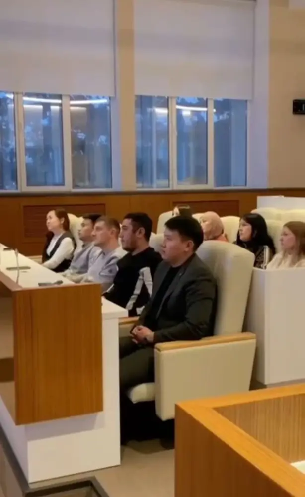 В акимате ВКО проведен День открытых дверей для госслужащих, впервые поступивших на государственную службу (2)