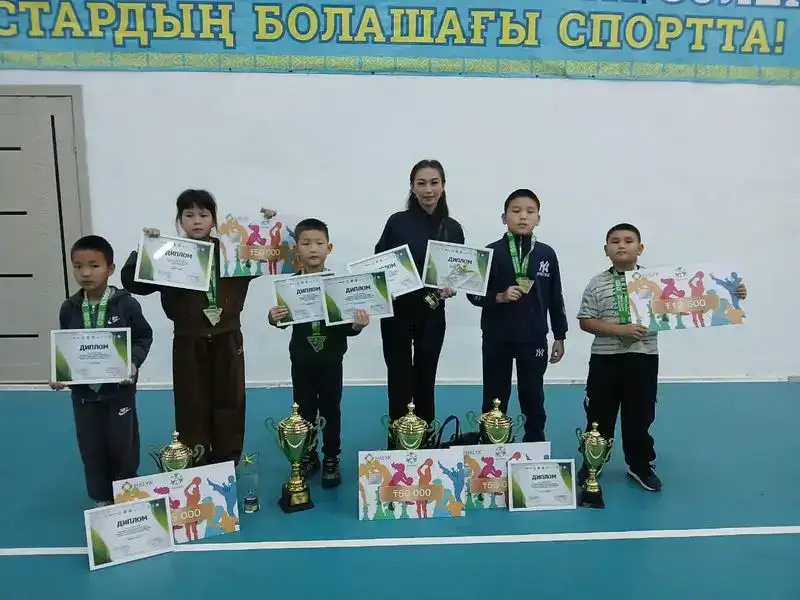 Шахматы в школе: в Карагандинской области дети учатся логике и стратегии с начальных классов (3)