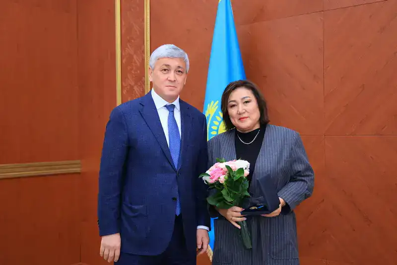 В Карагандинской области финансистов поздравили с профессиональным праздником (5)