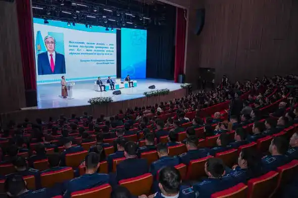 В ТУРКЕСТАНЕ НА ФОРУМЕ МОЛОДЫХ ГОСУДАРСТВЕННЫХ СЛУЖАЩИХ ПРОПАГАНДИРОВАЛИ ПРИНЦИПЫ ЧЕСТНОСТИ И ПАТРИОТИЗМА (6)
