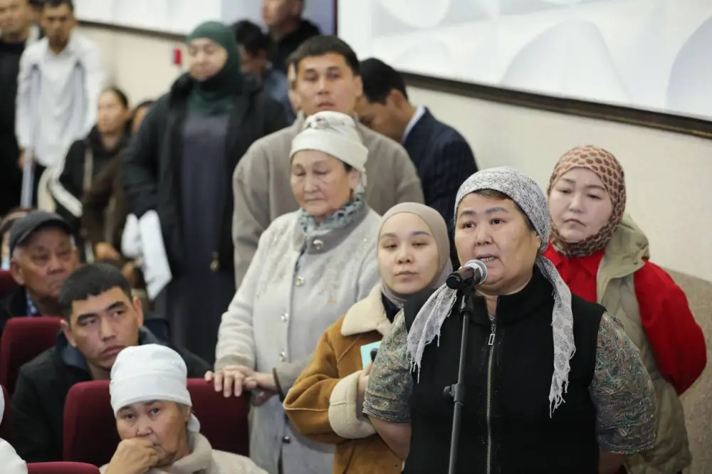 Нурдаулет Килыбай выслушал проблемы жителей города Жанаозен (6)